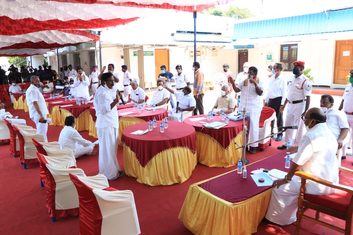 Puducherry Assembly holds proceedings under a tree