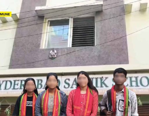 Hyderabad School Denies Class X Students Wearing Durga Mata Malas Permission to Attend Special Classes, Parents Protest Hyderabad School Denies Class X Students Wearing Durga Mata Malas Permission to Attend Special Classes, Parents Protest
